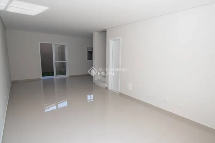 EXCELENTE SOBRADO COM 110M2 NO CAMPO COMPRIDO!!!!