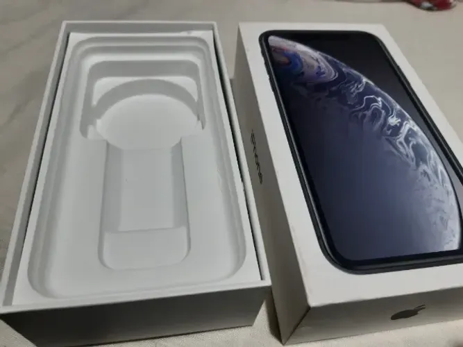 Caixa iPhone Xr preto 64GB (caixa vazia)
