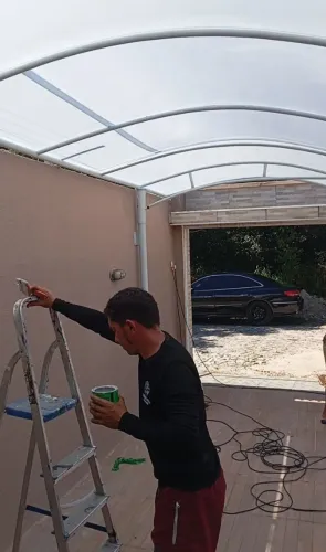 Fabrico toldo de policarbonato