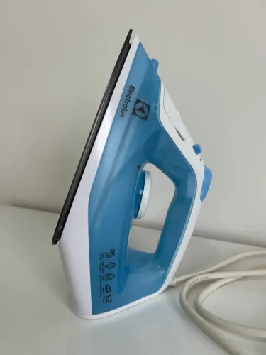 Vendo Ferro de Passar Roupa Seco e Vapor Electrolux 220V NOVO