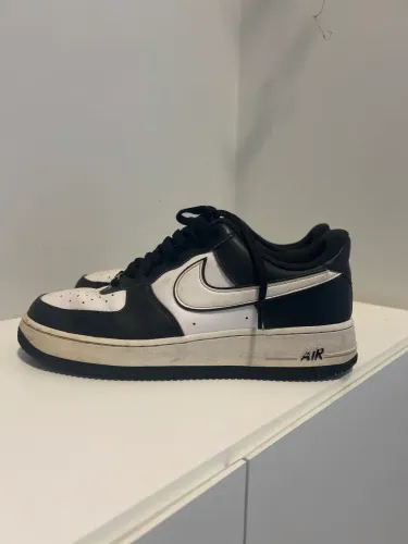 Tênis Nike Air force preto e branco 