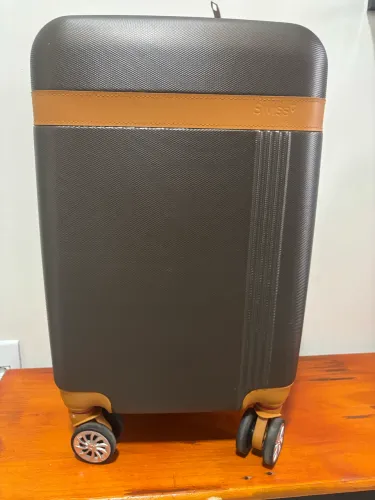 Mala de bordo ANAC Nova com uma roda solta