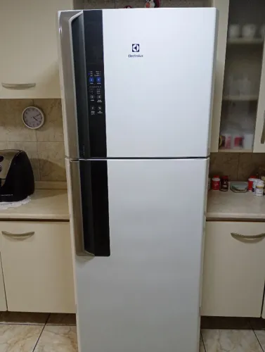 Geladeira Electrolux Frost Free DF56 474 litros R$ 785,00 **Ocasião **troco p/Smart TV