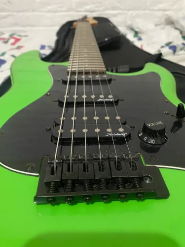GUITARRA STRINBERG EGS267