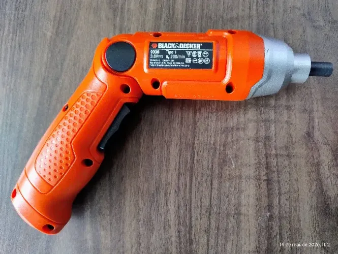 Parafusadeira Black&Decker 3.6v com fonte original