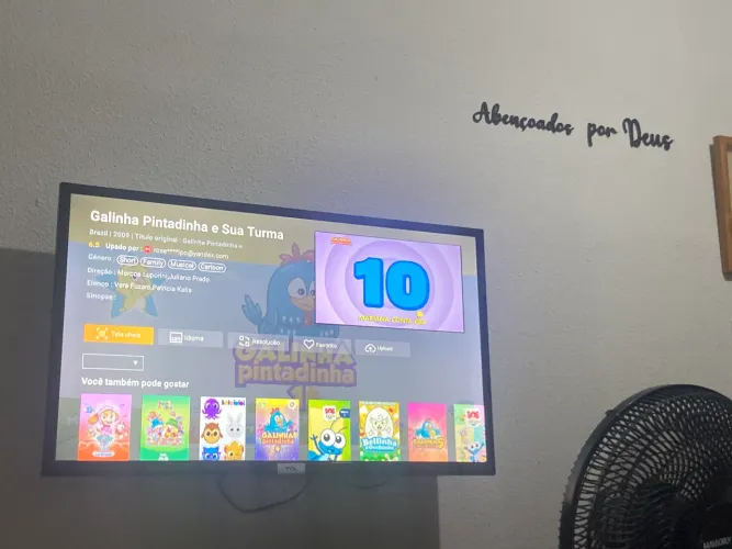 TV TCL em perfeito estado 