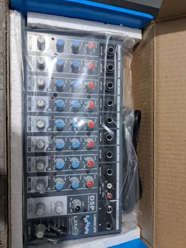 Mesa de som mixer Landscape LXM8 (zerada)