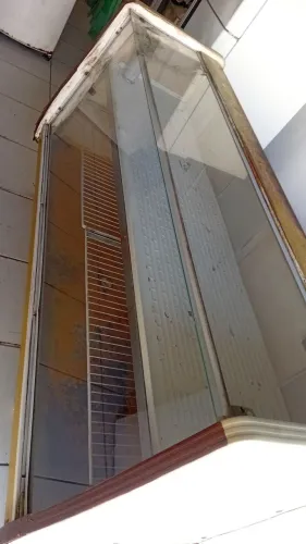 Vendo freze expositor gelando perfeitamente todo original nunca dio problemas 