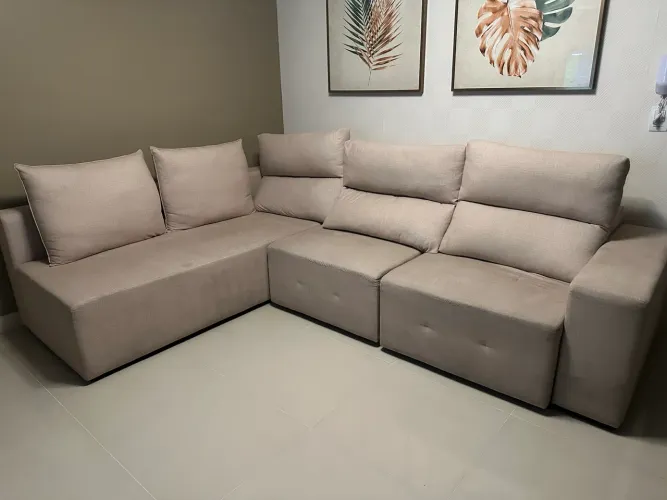 Vendo sofá 2,90m x 2,20m GRANDE em boas condições ( precisa de uma higienização)