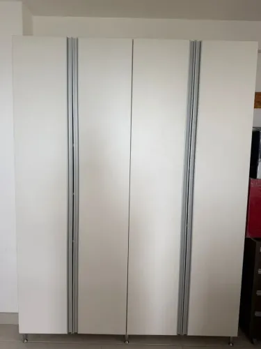Armário / Guarda-Roupa Branco Multiuso - 4 Portas e Prateleiras Espaçosas