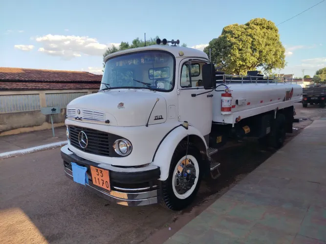 Mercedes 15 13 a venda