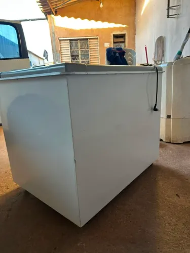 Freezer Horizantal para sorvete. Tampa de vidro