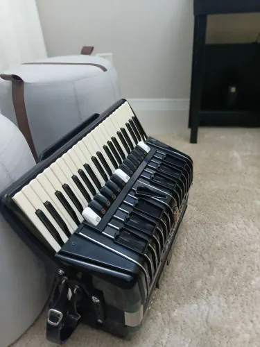 Acordeon scandalli super 13