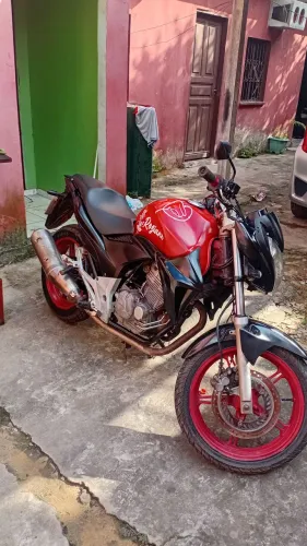 Vendo esta moto Honda cb 300.