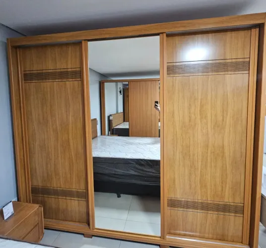 Guarda roupa Pacioli 2.78m