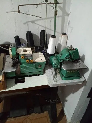 2 máquina overloque