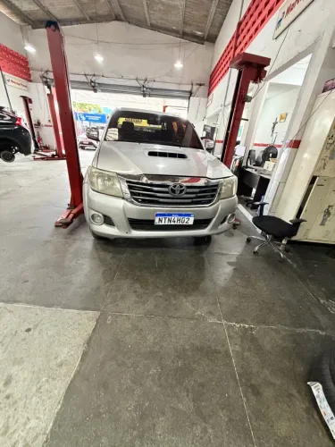 Toyota Hilux CD SRV D4-d 4X4 3.0 TDI Diesel AUT 2010