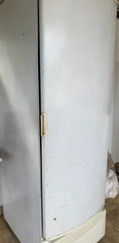 FREEZER VERTICAL FRICON À VENDA