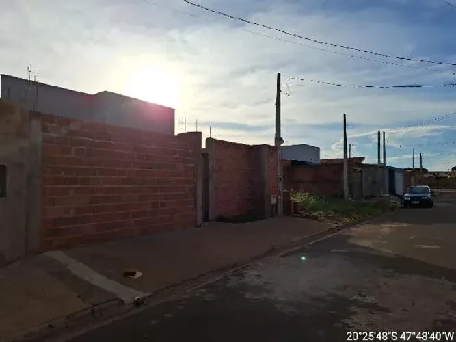 Oferta com destaque Casa no Antonio Abboud, Guara - SP, Nº 740, 2 quartos, 2 vagas, 250m²