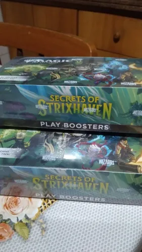 Duas Play Booster Box Secrets of Strixhaven lacradas