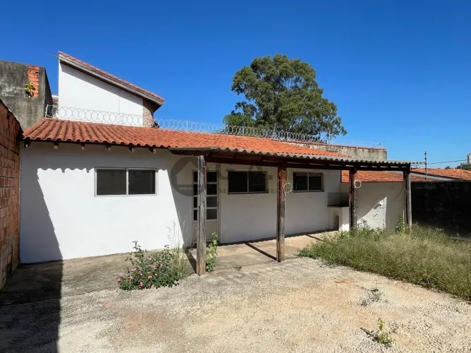 Casa Comercial de 2 Quartos e 8 Vagas de Garagem para Locação em Sorocaba-SP no Jardim Sao