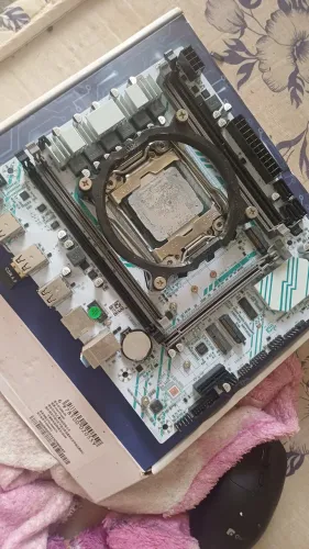 Vendo Placa mãe x99 soyo com processador xeon E5 2620 
