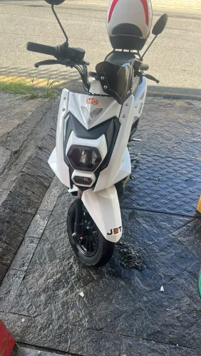Vendo scooter jet 1000w--- 8.000$, aceito propostas.