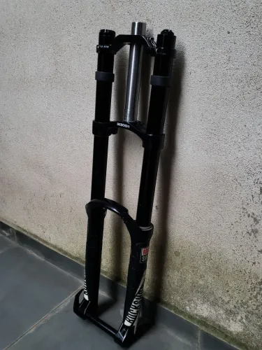 Suspensão Rockshox Boxxer 26 charger dh downhill freeride