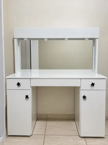 GUARDA ROUPAS E PENTEADEIRA