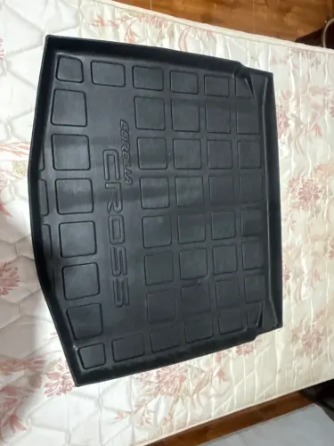 Bandeja porta malas Corolla Cross