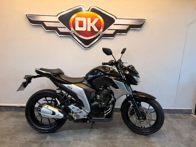 YAMAHA FZ25 FAZER 2019 PRETA