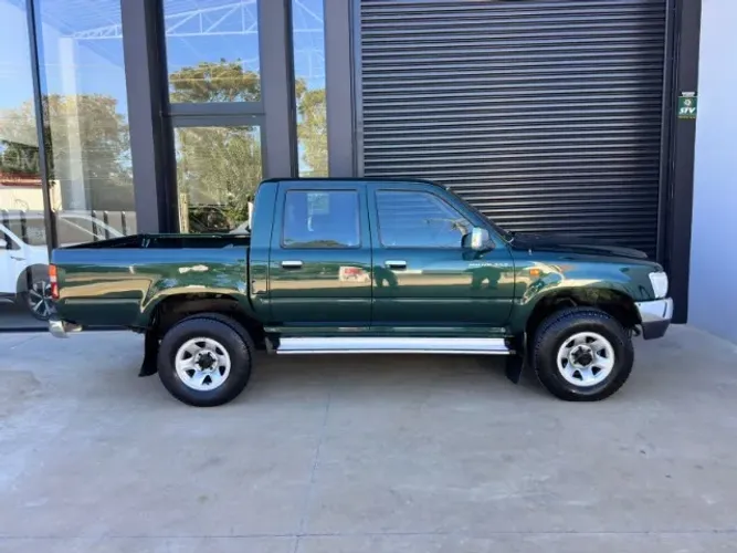 Toyota Hilux CD SR 4X4 3.0 8V 90cv Diesel 2002