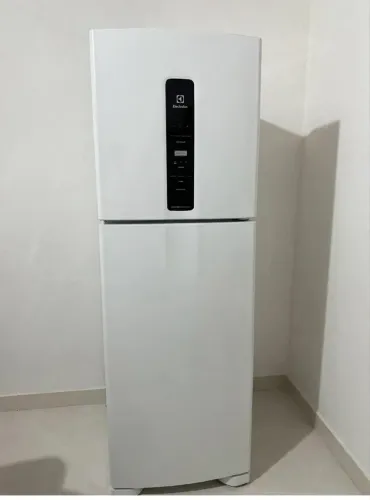 Vende-se essa geladeira!