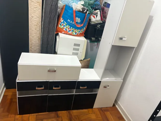 Vender-se armário pequeno cozinha