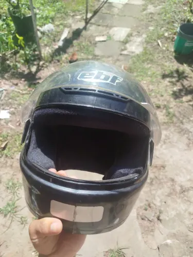 Capacete número 58
