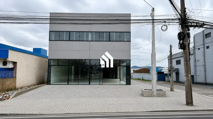 Sala Comercial em Fase de Acabamento - 285m²