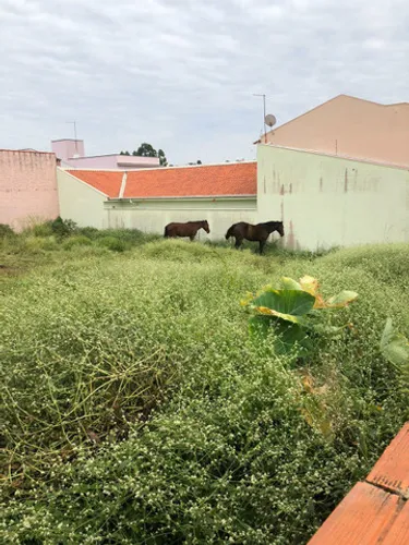 Aluga se ou vende-se terreno em tatui ,no jardim santa emilia