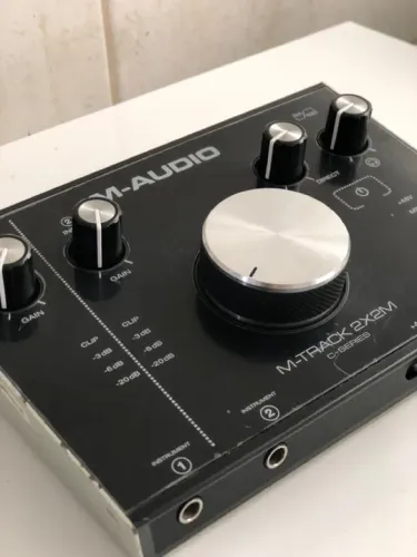M-Audio M-Track 2x2M Interface de Áudio