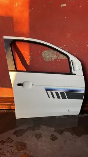 Porta dianteira direita fiat novo palio attractive 2012 a 2018 original