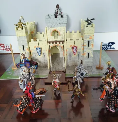Castelo Papo Medieval Completo com Cavaleiros e Acessórios