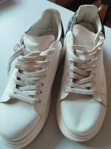 Tênis ALEXANDER MCQUEEN - branco - excelente estado - tamanho 41