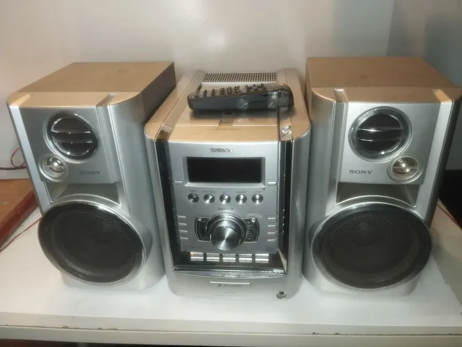 Som Sony CMT HP7 com Bluetooth 