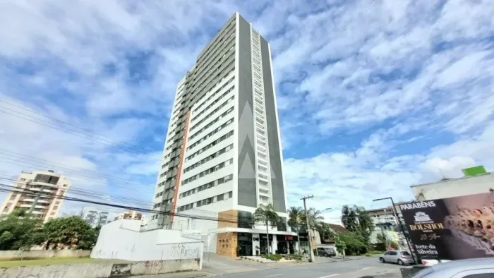Studio mobiliado à venda no Centro de Joinville - SC de R$ 350.000,00 por R$ 330.000,00.