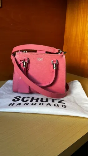 Bolsa Schutz Rosa baby- Elegância e Charme!