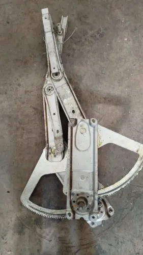 Máquina de vidro Celta Manual esquerdo e direito (R$70,00 cada)
