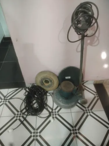 Máquina de Polir Piso - Usada