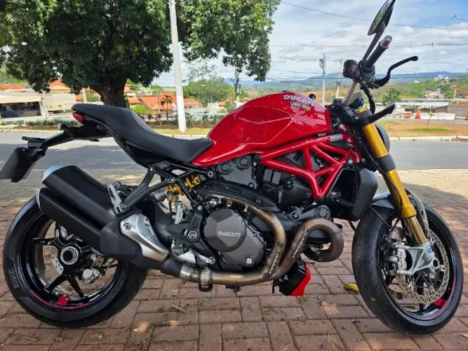 DUCATI MONSTER 1200S