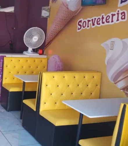 2 boot e 1 Mesas para Sorveteria açaiterias e hamburguerias- Design e Conforto