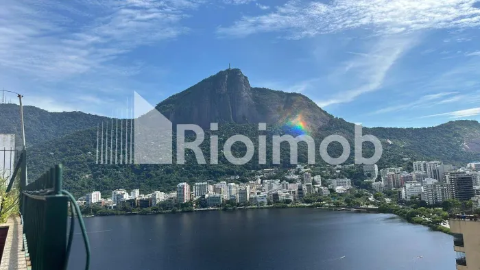 Cobertura Duplex 260m² de puro potencial na Lagoa Rodrigo de Freitas, 3 Quartos: Sendo 1 s
