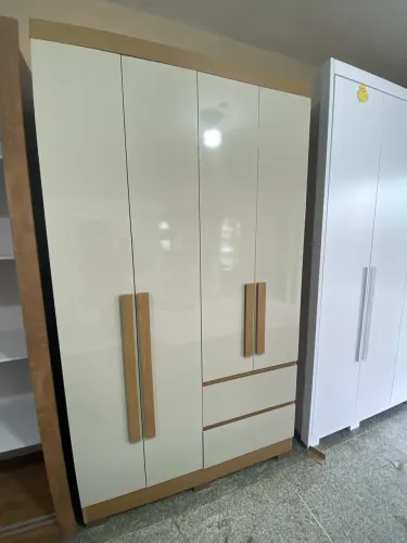 ROUPEIRO NOVO 4 PORTAS